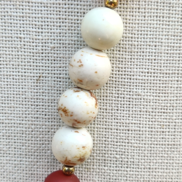Boho 30" red jade and white howlite turquoise druzy tassel necklace - Picture 7 of 16